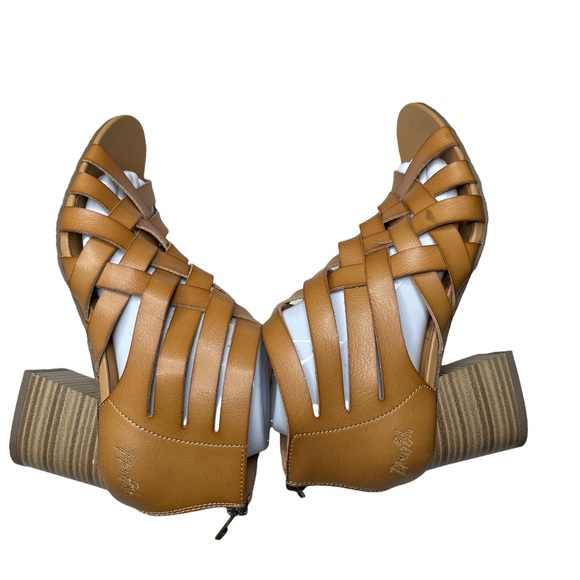 Blowfish strappy sandal size 8 1/2 - Picture 10 of 13